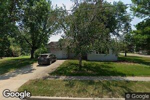 415 W 10th St, Canton, SD 57013