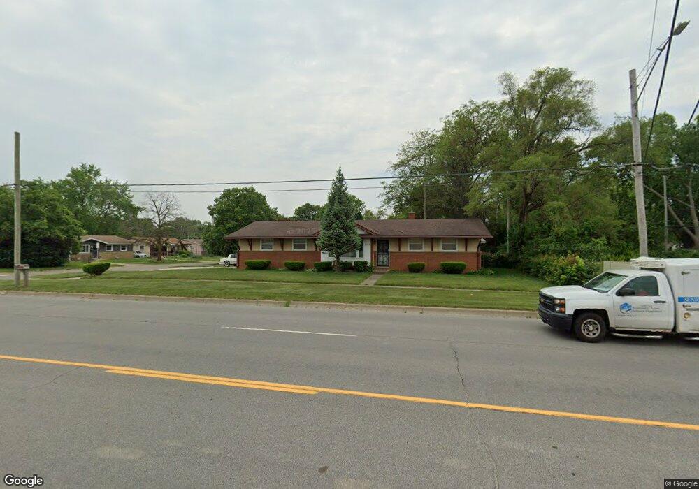 1101 W Carpenter Rd, Flint, MI 48505 - photo 1