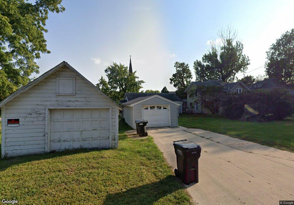 708 W Cedar St, Cherokee, IA 51012 - photo 1