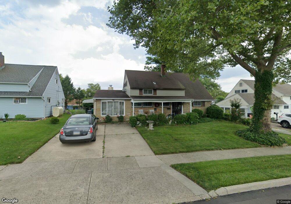 28 Red Maple Ln, Levittown, PA 19055 - photo 1