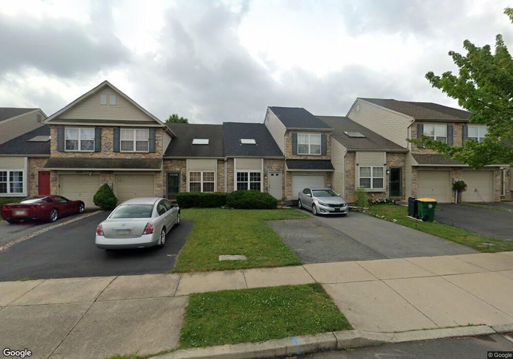 5616 Stonecroft Ln, Allentown, PA 18106 - photo 1