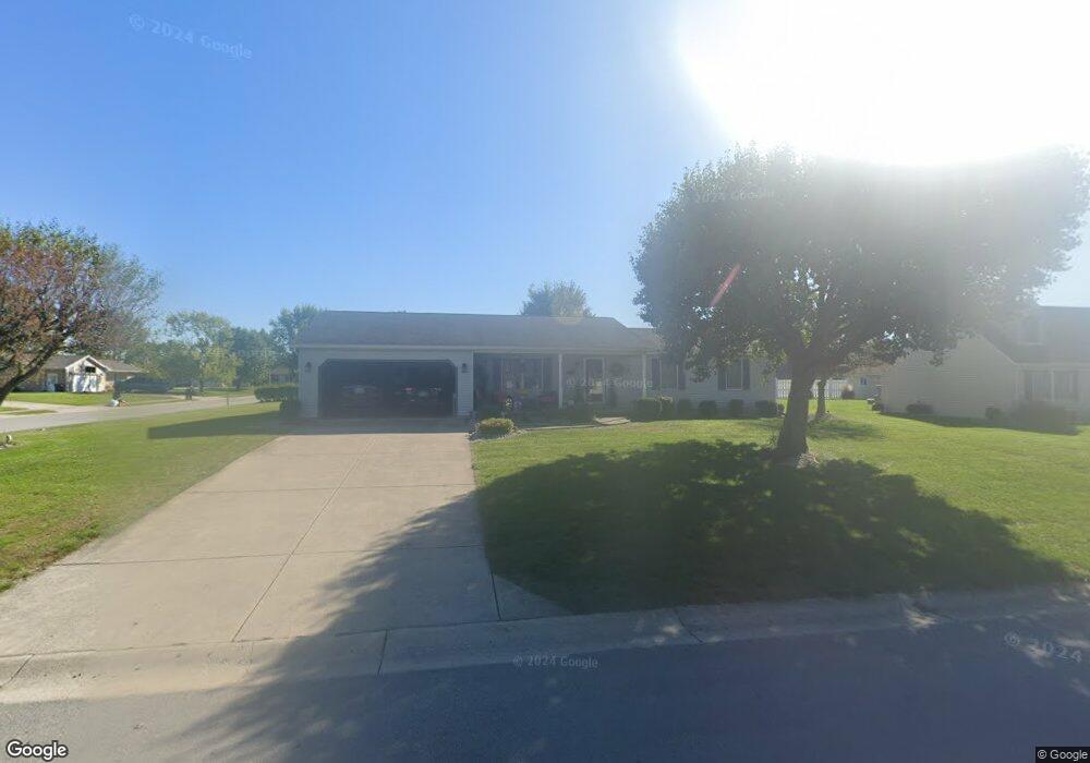 309 Cottonwood Dr, Wapakoneta, OH 45895 - photo 1