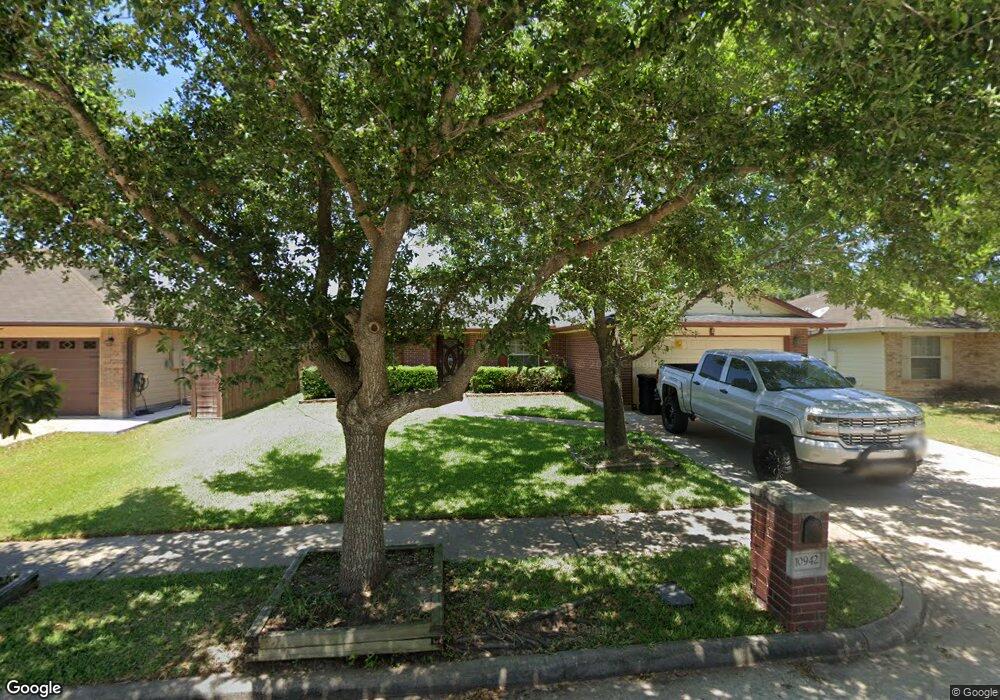 10942 Kess Way Ln, Houston, TX 77075 - photo 1