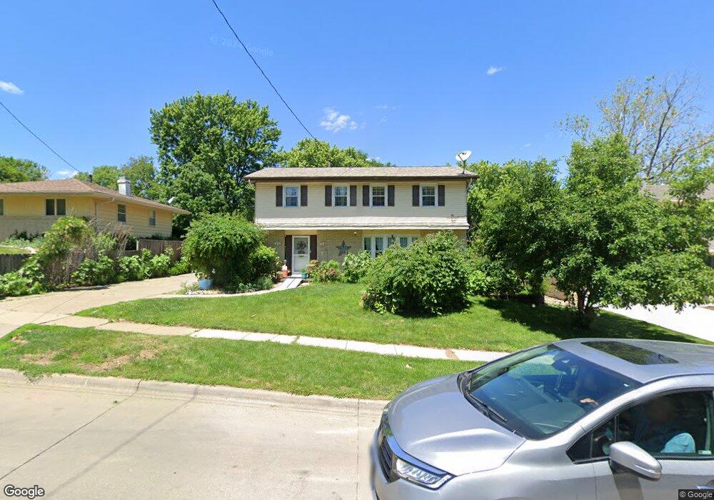 2621 Madison Ave, Des Moines, IA 50310 - photo 1