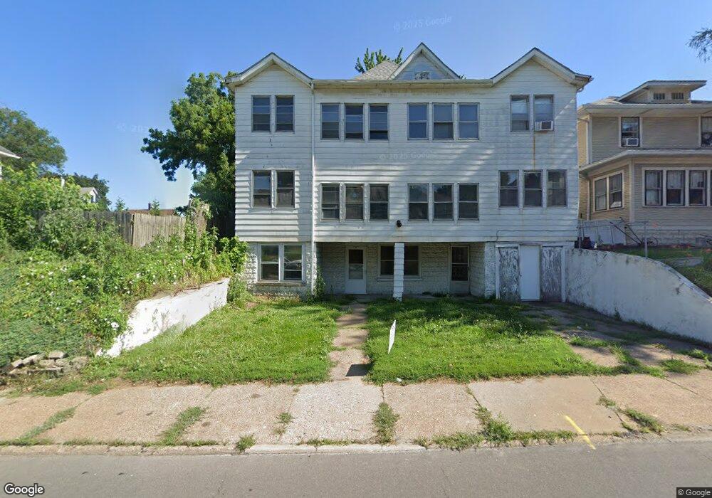 920 W Locust St, Davenport, IA 52804 - photo 1