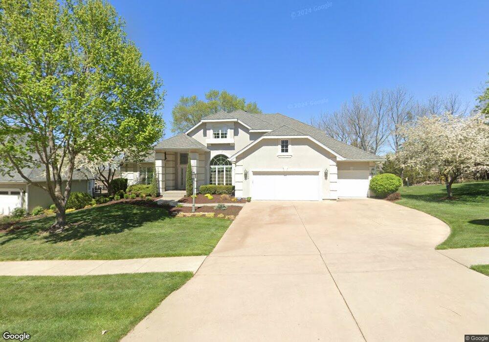 5712 SW 38th St, Topeka, KS 66610 - photo 1