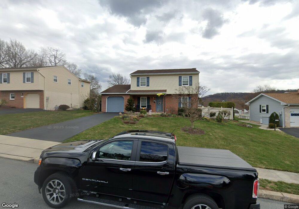 311 Crest Cir, Mohnton, PA 19540 - photo 1