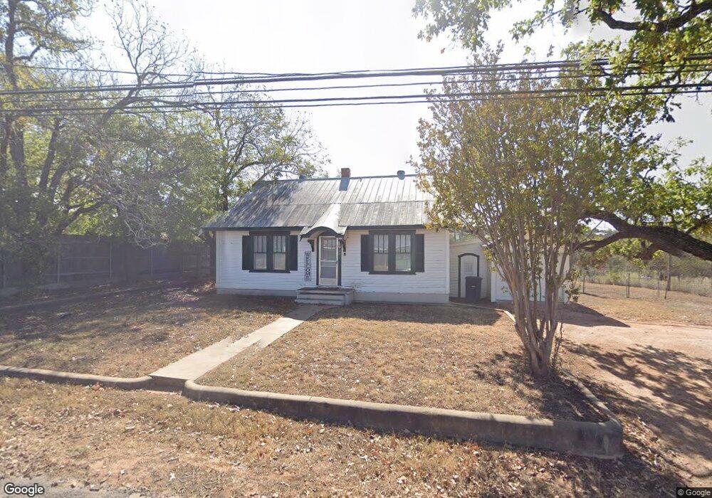 407 W Live Oak St, Fredericksburg, TX 78624 - photo 1