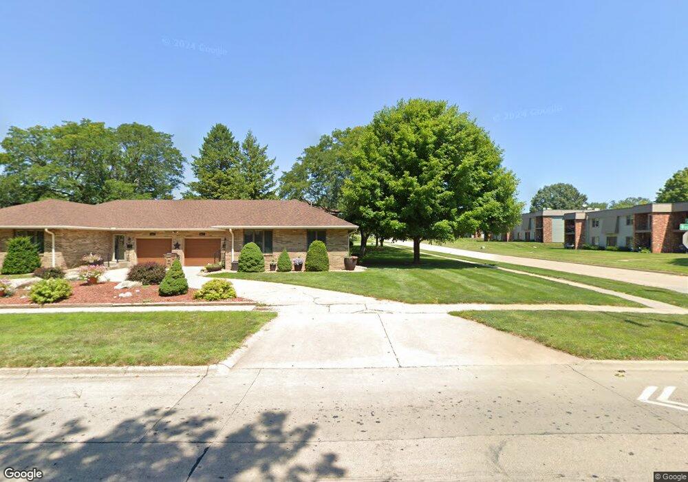 1124 49th St unit 1, West Des Moines, IA 50266 - photo 1