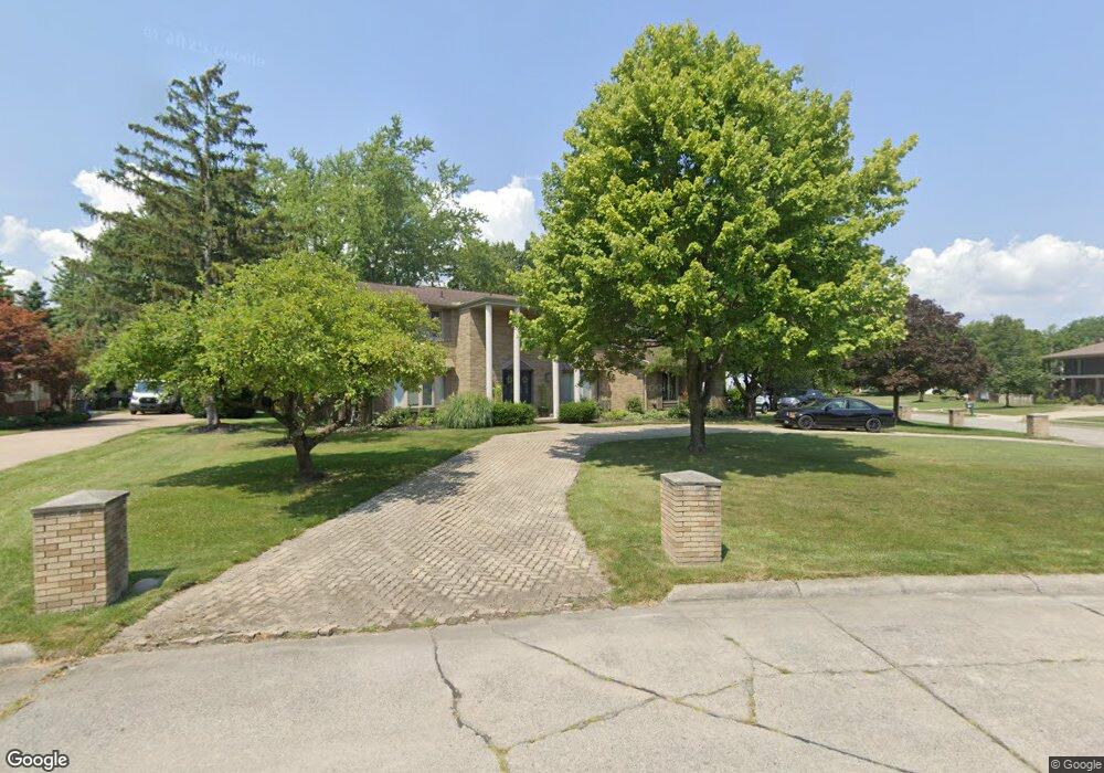 8163 Burning Bush Rd, Grosse Ile, MI 48138 - photo 1