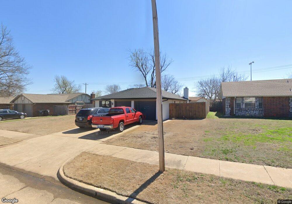 1124 NE 4th St, Moore, OK 73160 - photo 1