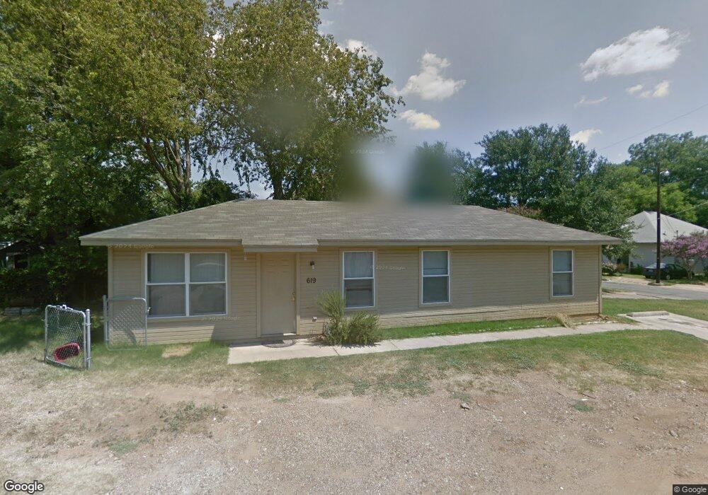 619 N Robinson St, Cleburne, TX 76031 - photo 1