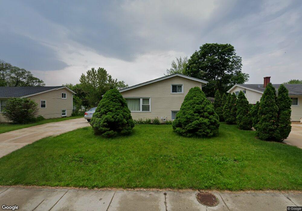 1437 Kings Rd, Carpentersville, IL 60110 - photo 1