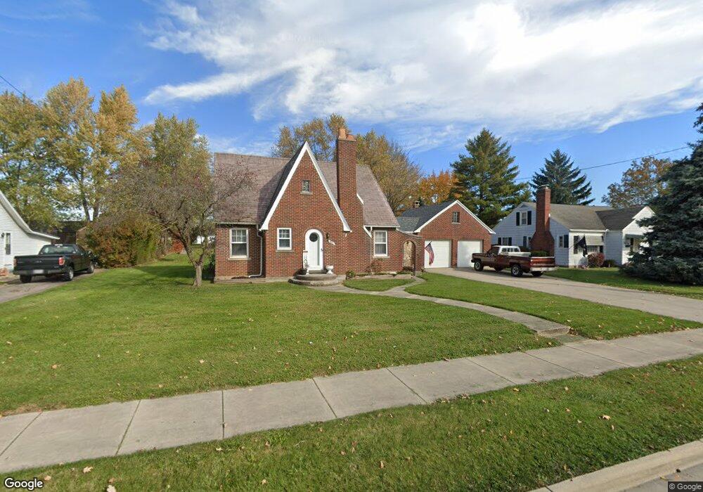 412 Defiance St, Wapakoneta, OH 45895 - photo 1