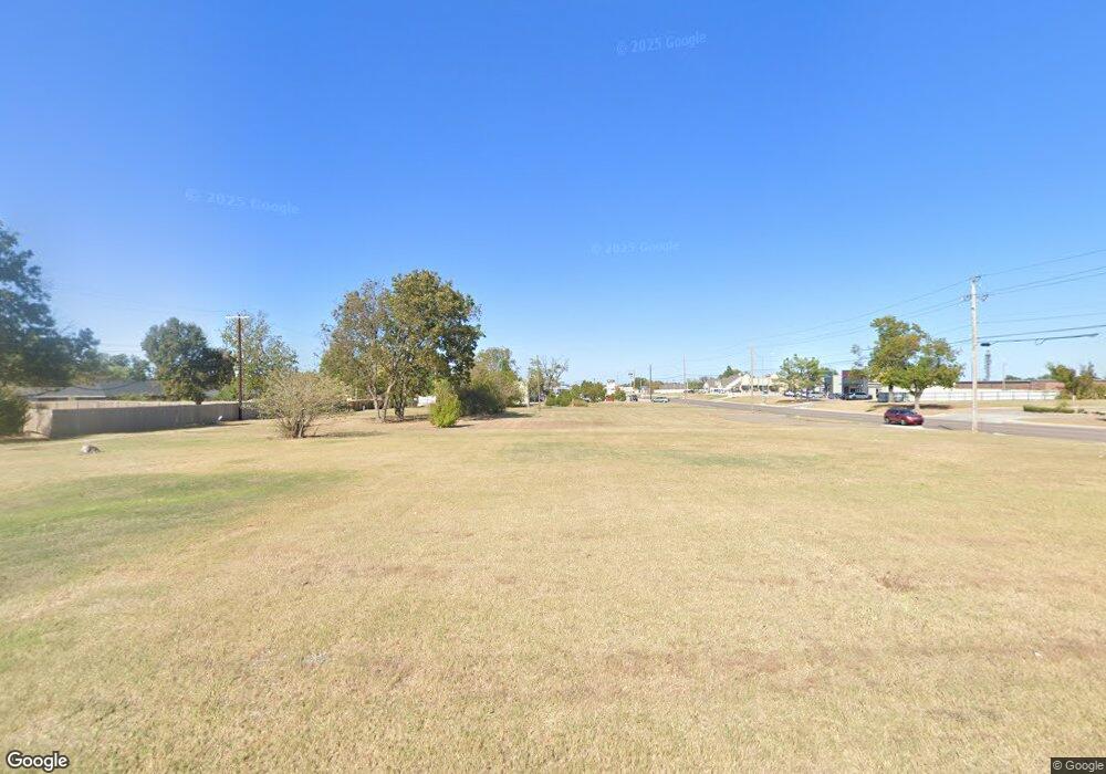 502 W 39th St, Shawnee, OK 74804 - photo 1