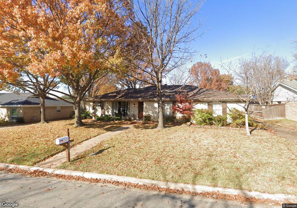 185 Shady Lake Dr, Hurst, TX 76054 - photo 1