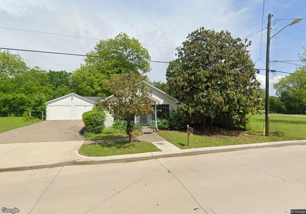 904 N Culberson St, Gainesville, TX 76240 - photo 1