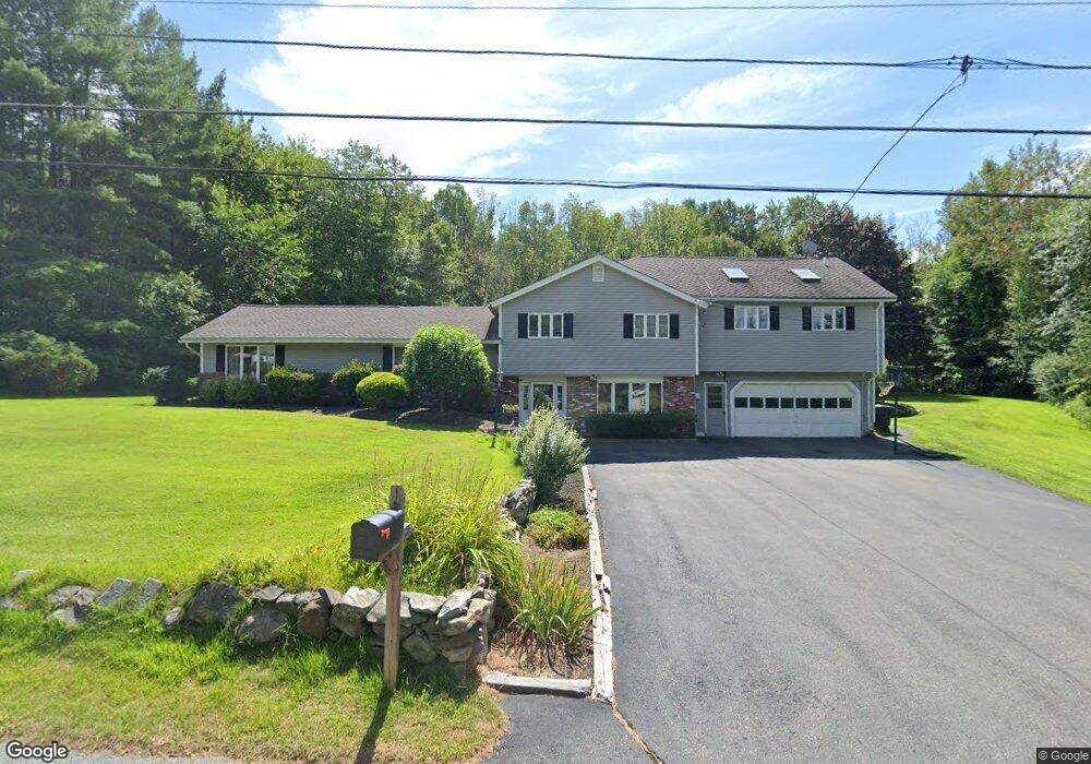 14 Vassar Dr, Pelham, NH 03076 - photo 1