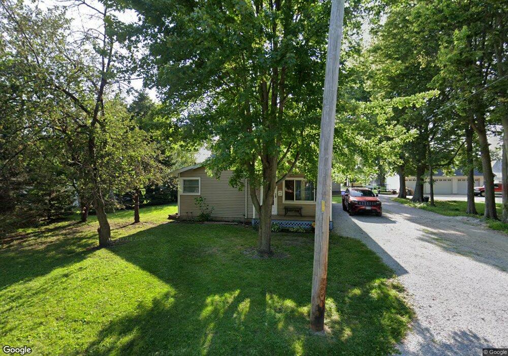 702 S Center St, Tuscola, IL 61953 - photo 1