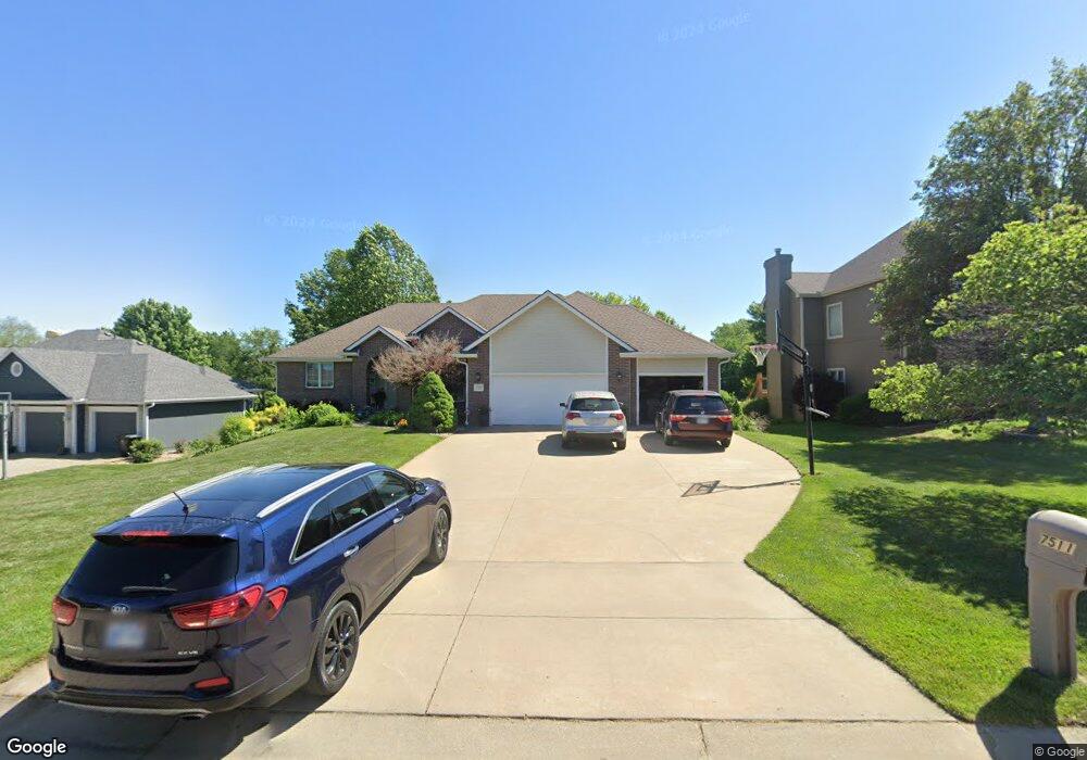 7511 SW Falcon St, Topeka, KS 66610 - photo 1