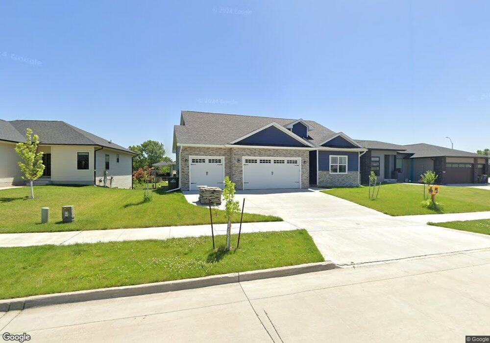 2321 E Philip St, Des Moines, IA 50320 - photo 1