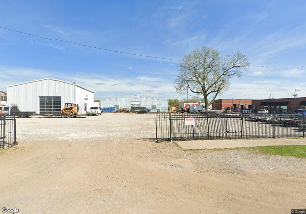 328 N J M Davis Blvd, Claremore, OK 74017 - photo 1