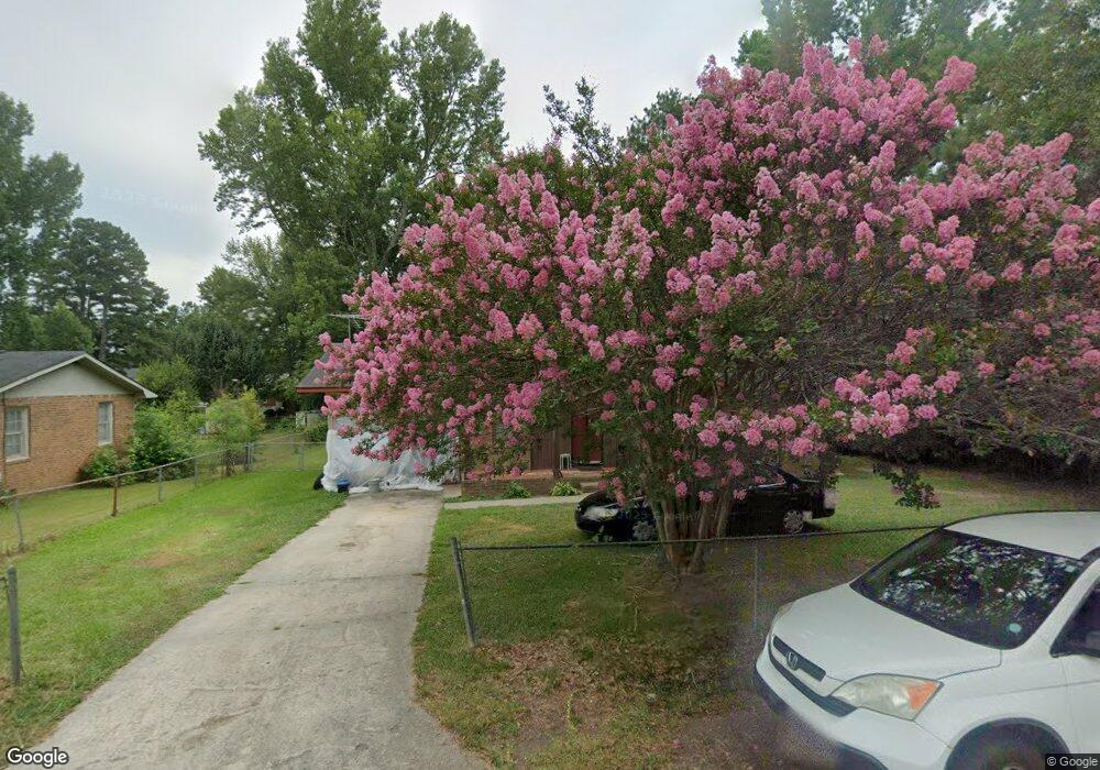 109 Edgewood Cir, Barnesville, GA 30204 - photo 1