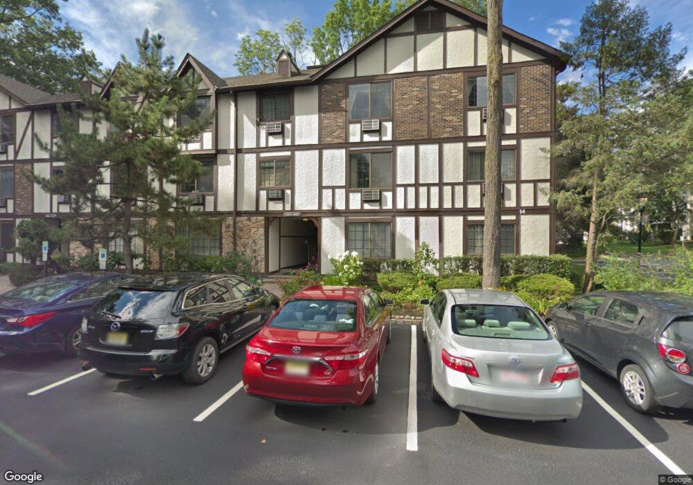 1416 Faulkner Ct, Mahwah, NJ 07430 - photo 1