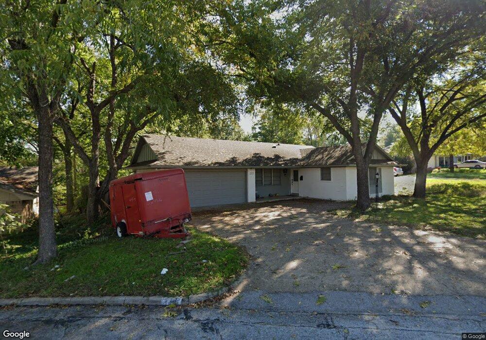 522 NE 4th St, Grand Prairie, TX 75050 - photo 1