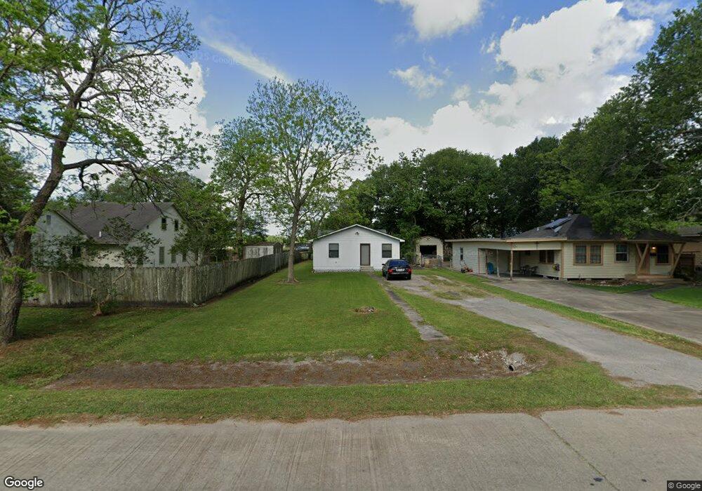 1010 Avenue I, Bay City, TX 77414 - photo 1