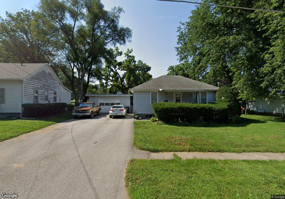 302 E Thomas Ave, Shenandoah, IA 51601 - photo 1