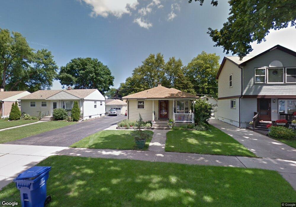 2369 Magnolia St, Des Plaines, IL 60018 - photo 1