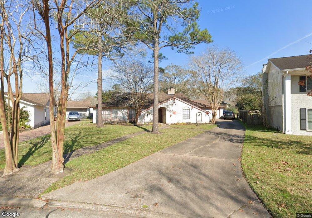 233 Saint Cloud Dr, Friendswood, TX 77546 - photo 1