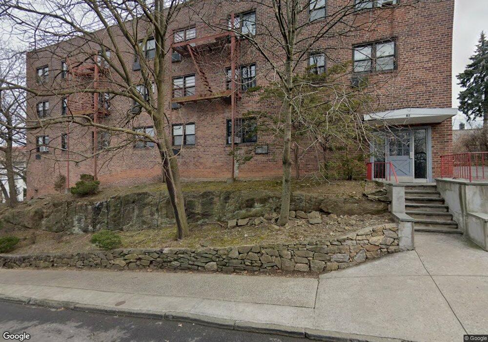 82 Gavin St unit 3A, Yonkers, NY 10701 - photo 1