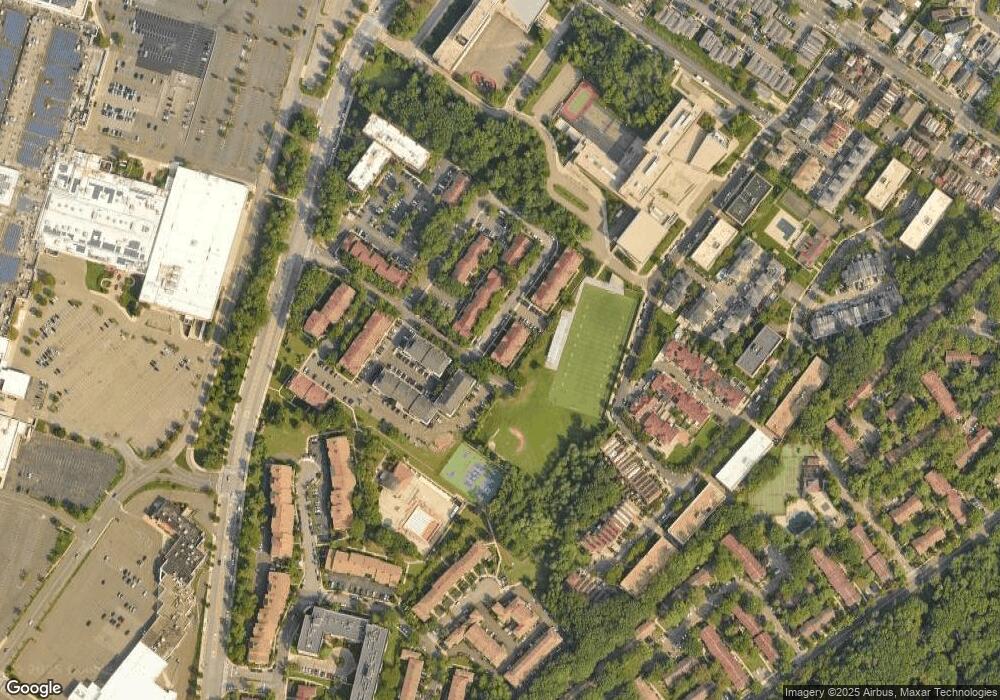 160 Devon Loop unit 4, Staten Island, NY 10314 - photo 1