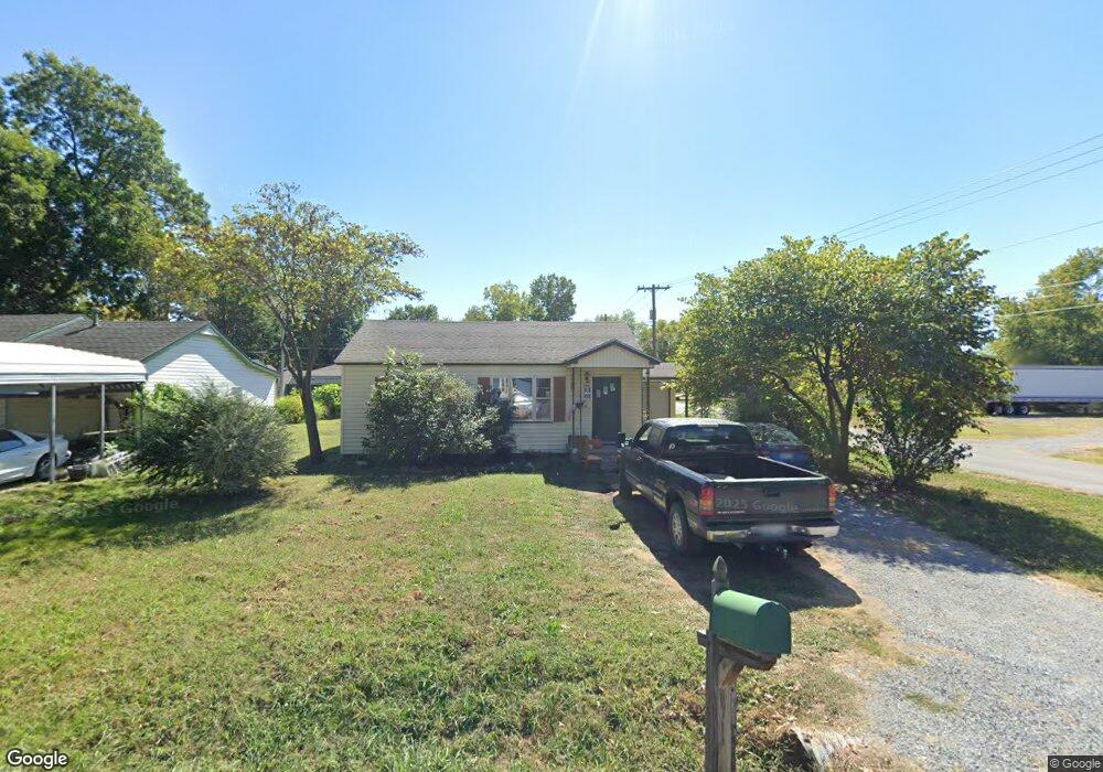 202 NE 5th St, Pryor, OK 74361 - photo 1