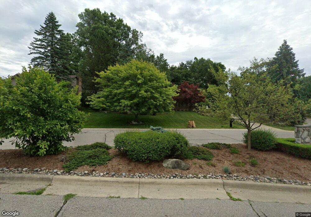 5375 Waterview Dr, West Bloomfield, MI 48323 - photo 1