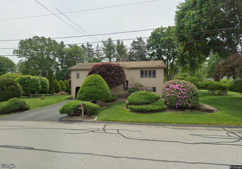 13 Crabapple Ln, Greenville, RI 02828 - photo 1