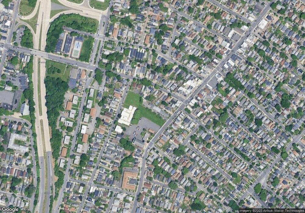 29 Linda Ct, Staten Island, NY 10302 - photo 1