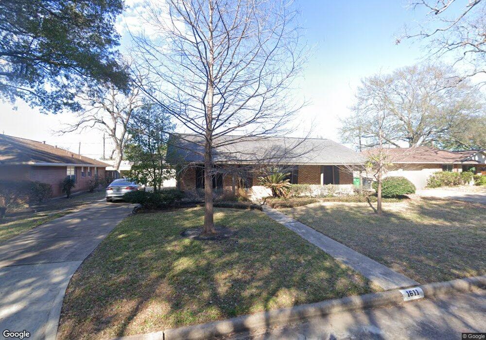 1611 Willowby Dr, Houston, TX 77008 - photo 1