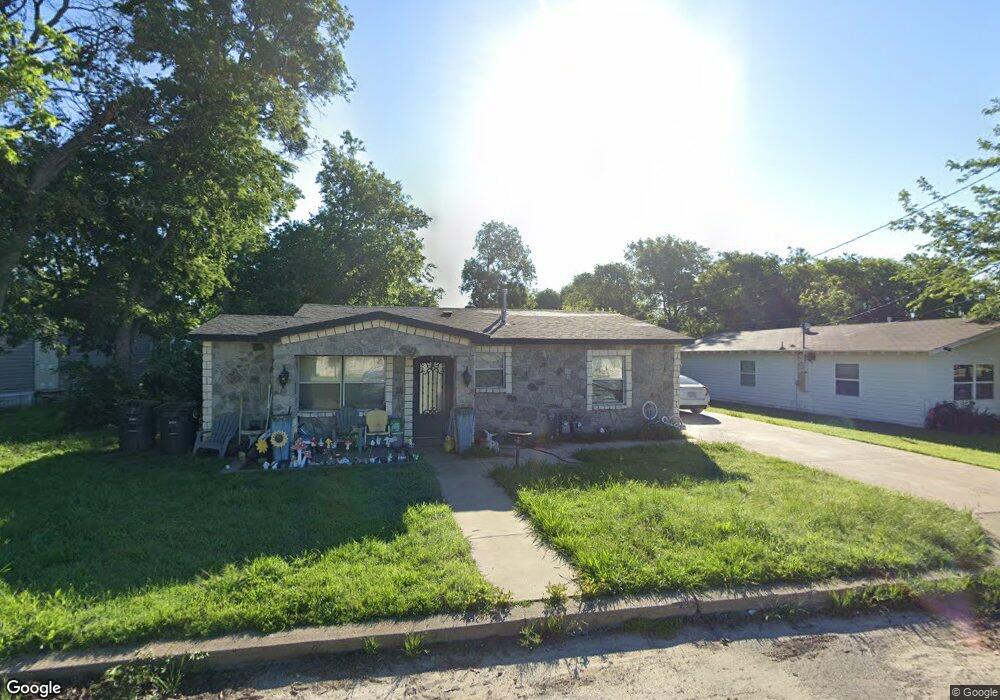 1716 Redwood Dr, Cleburne, TX 76033 - photo 1