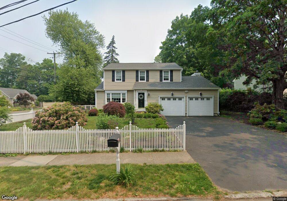 16 Maple Dr, Fairfield, CT 06824 - photo 1