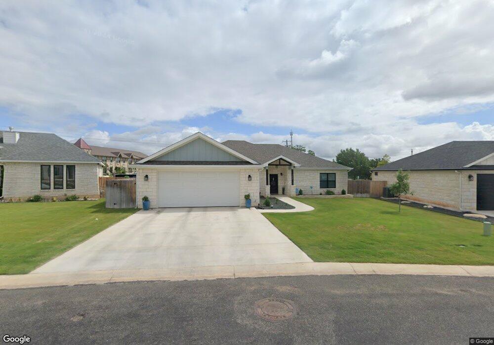 702 Shumard Ln, Fredericksburg, TX 78624 - photo 1