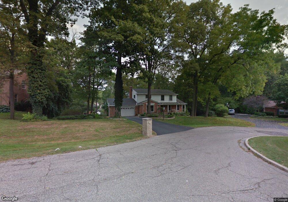 431 Hunt Master Ct, Bloomfield Hills, MI 48304 - photo 1