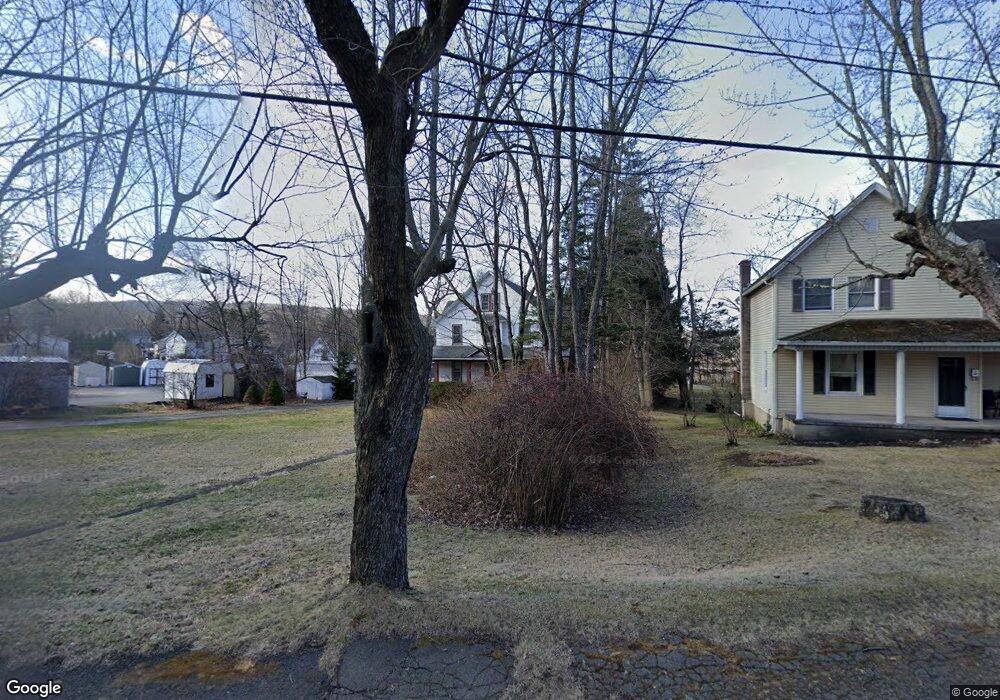 978 E Drinker St, Dunmore, PA 18512 - photo 1