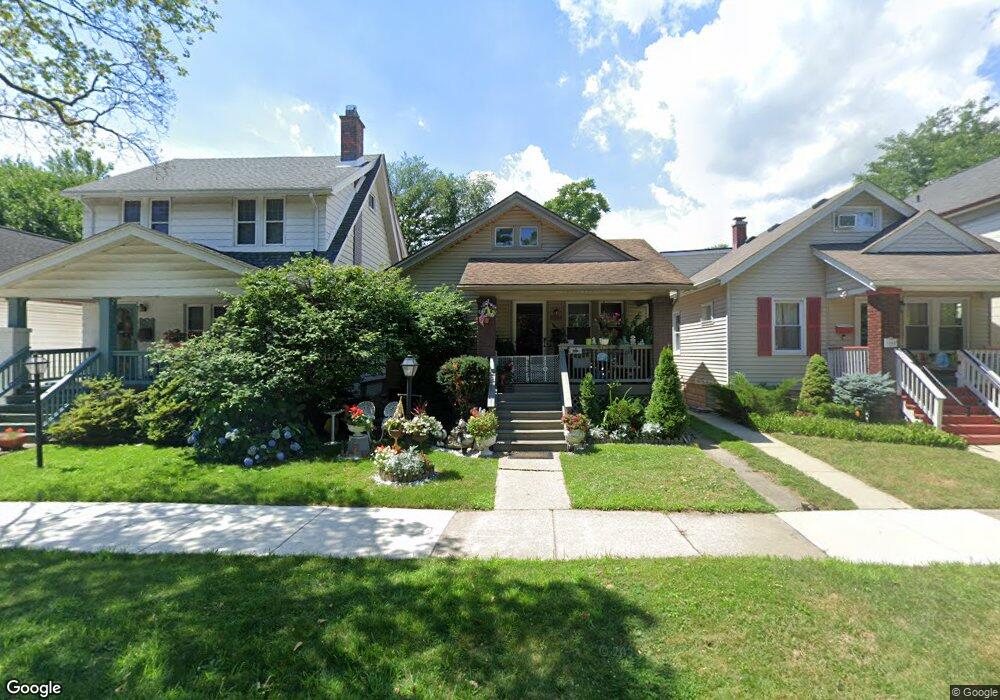 1341 Wayburn St, Grosse Pointe, MI 48230 - photo 1