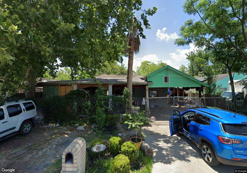 2523 Garwood Dr, Houston, TX 77091 - photo 1