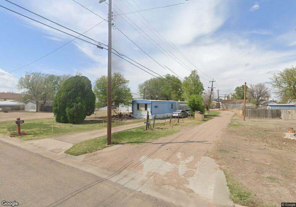 512 W 7th St, Hugoton, KS 67951 - photo 1