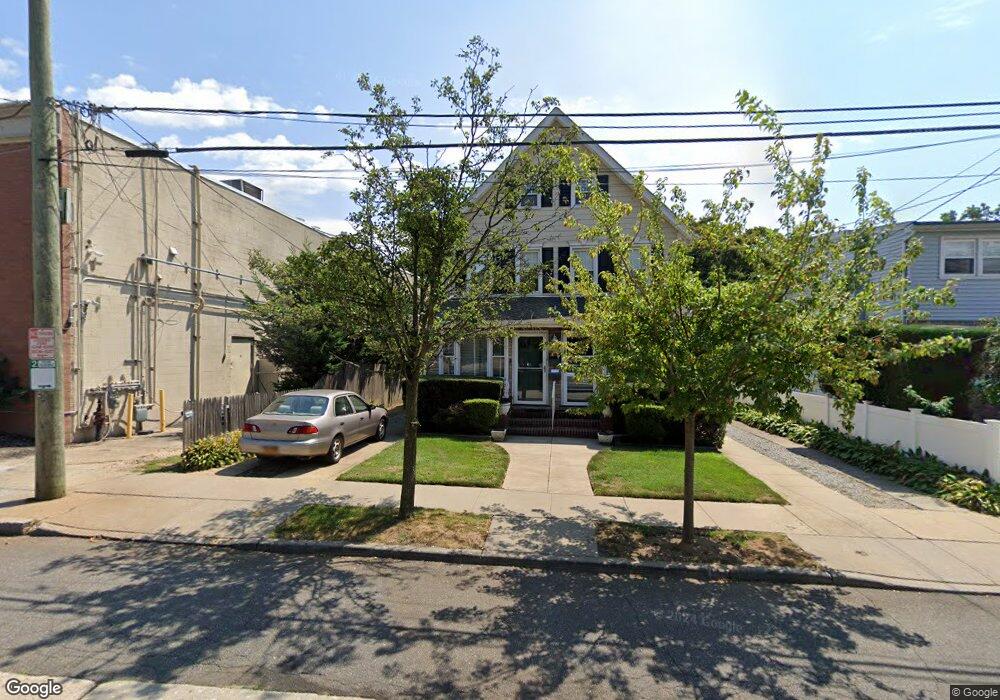 12 & 14 Endview Ave, Lynbrook, NY 11563 - photo 1