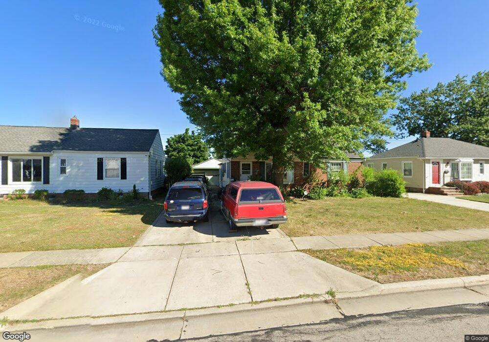 28775 Hazel Ave, Wickliffe, OH 44092 - photo 1